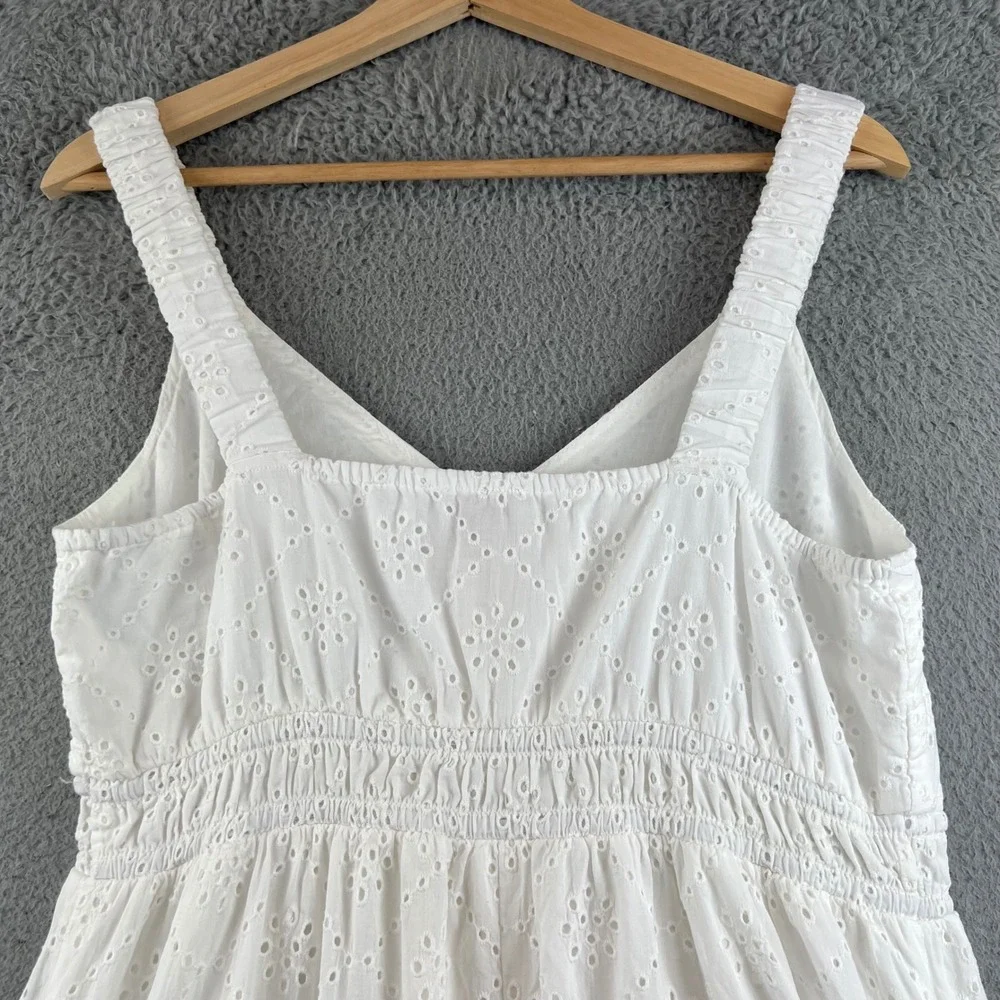 New Isabel by Ingrid & Isabel White Eyelet Maternity Maxi Dress V-Neck Smocked M - Picture 3 of 13